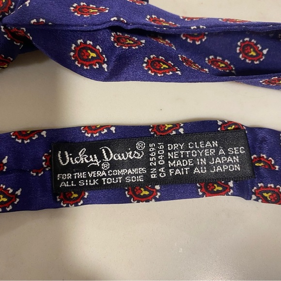 VINTAGE Vickey Davis Silk Paisley Scarf - Picture 2 of 5